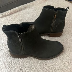 Lucky Brand leather/suede gray Chelsea boot. Size 8.5. Worn a handful of times